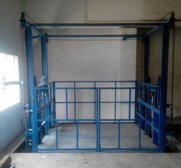 導軌式升降機 導軌式升降機